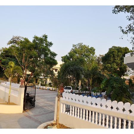 Hotel Eagle Nest Bharatpur Exteriér fotografie